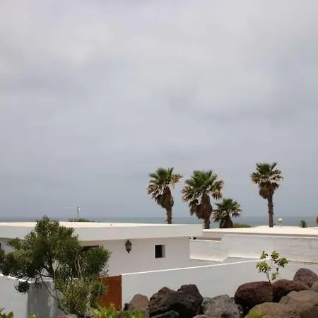 Sleeps 4 Wifi Apartment *